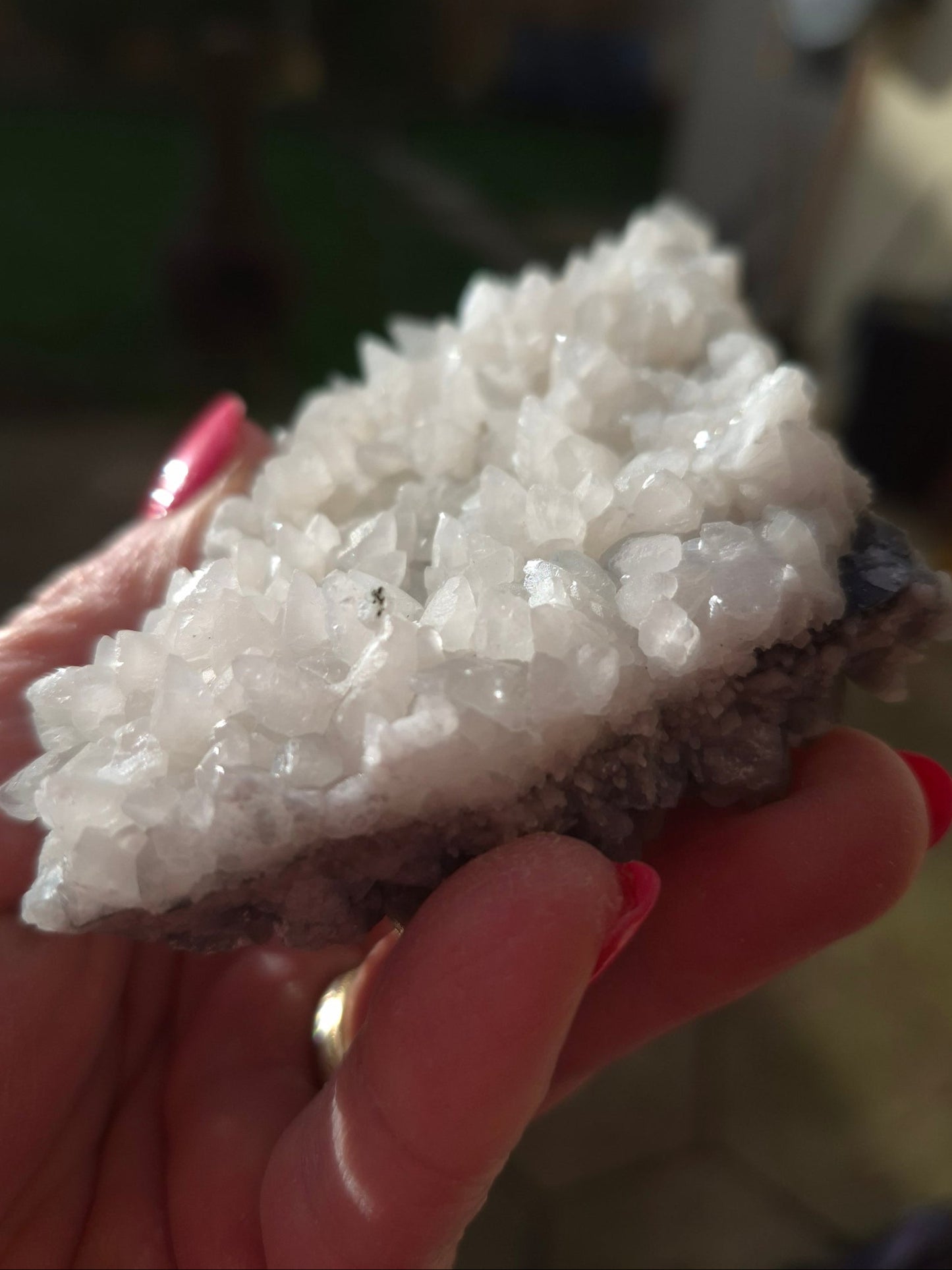 Phantom calcite