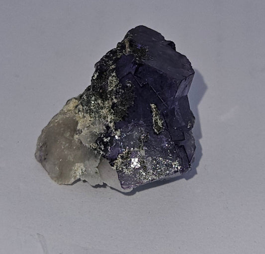 YGX fluorite specimen