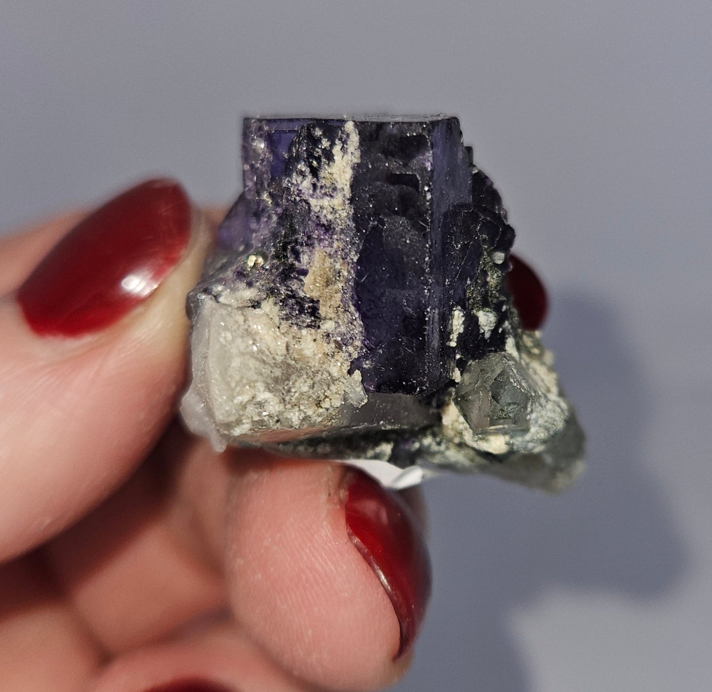 YGX fluorite specimen