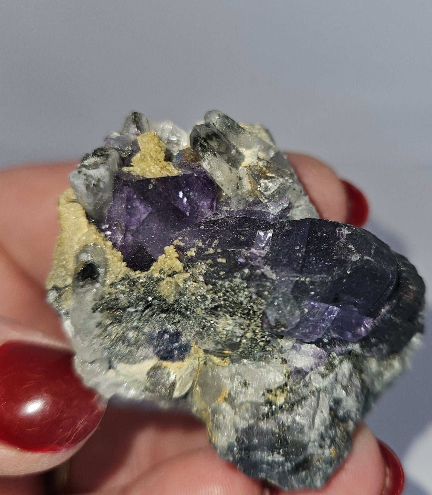 YGX fluorite specimen