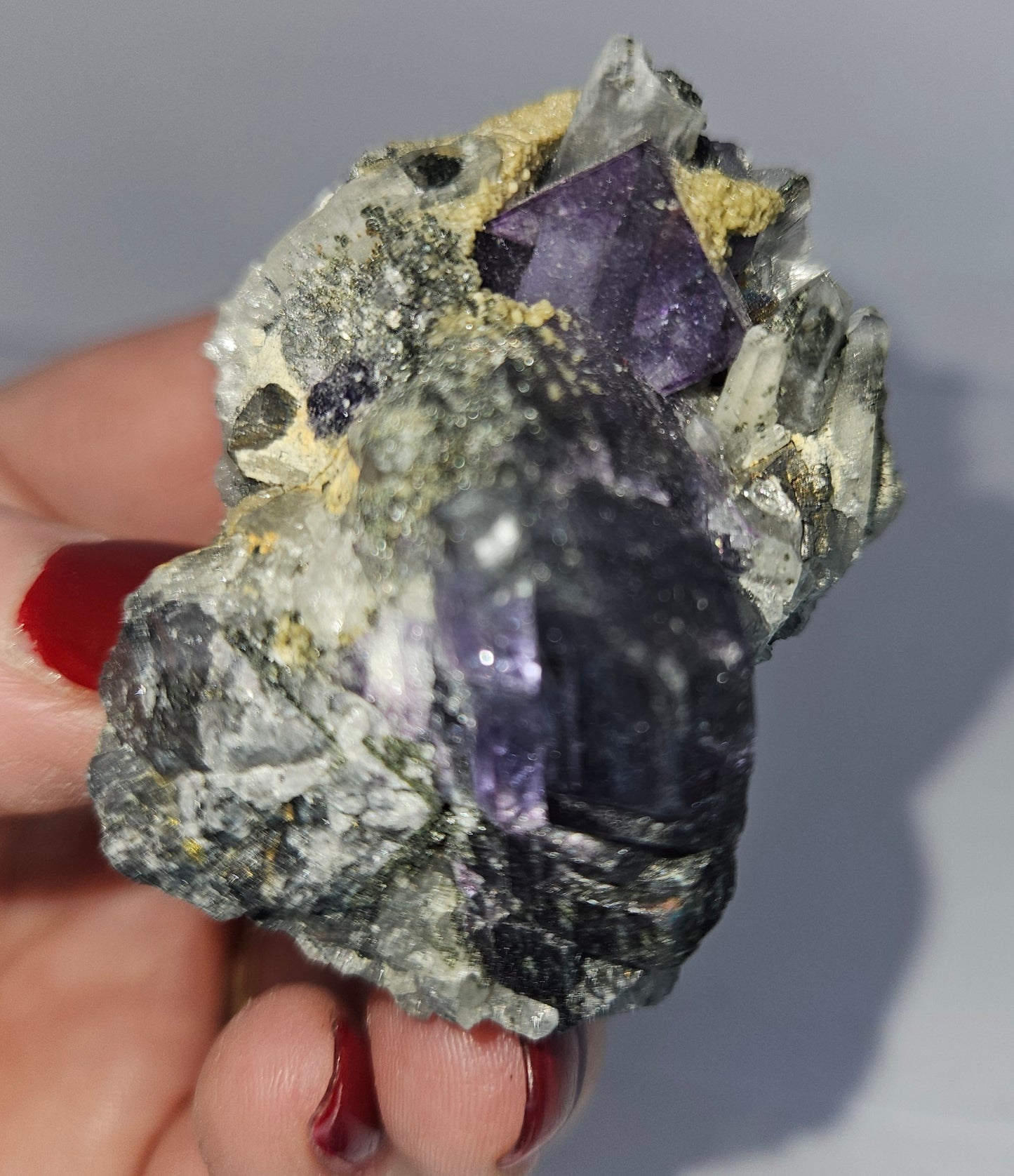 YGX fluorite specimen