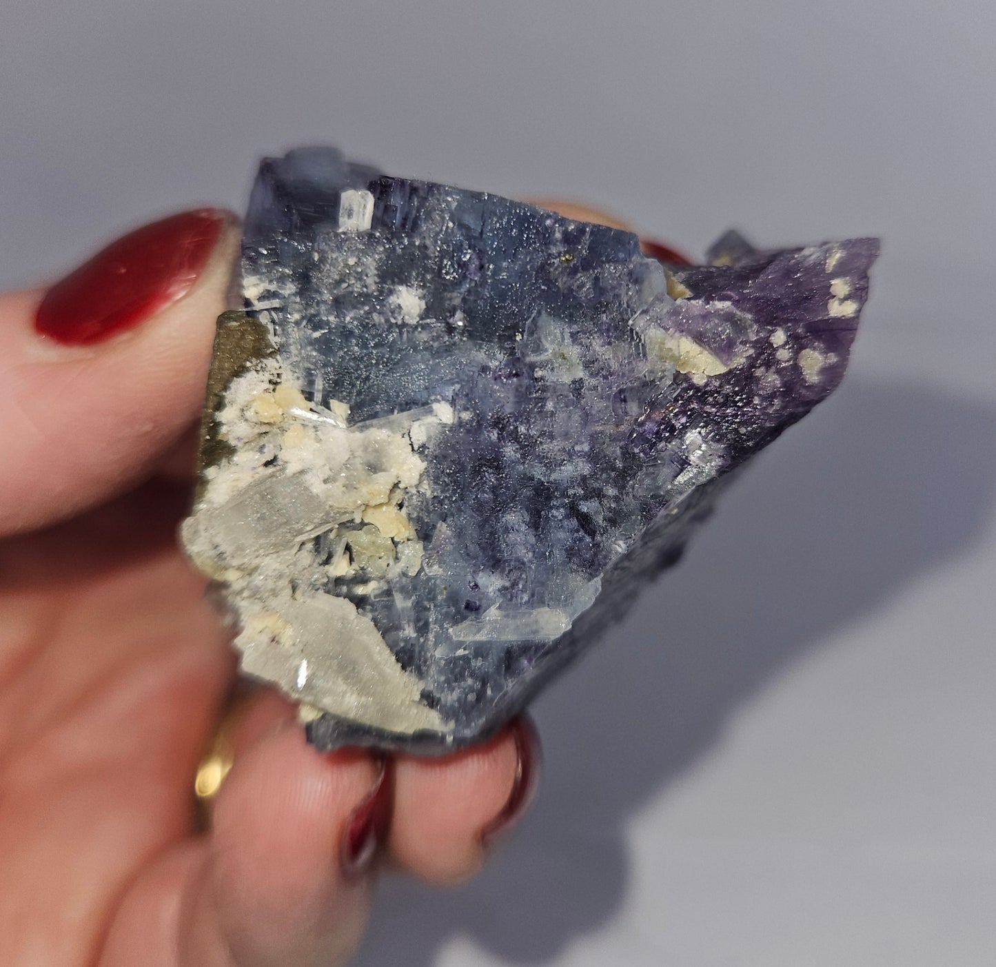 YGX fluorite specimen