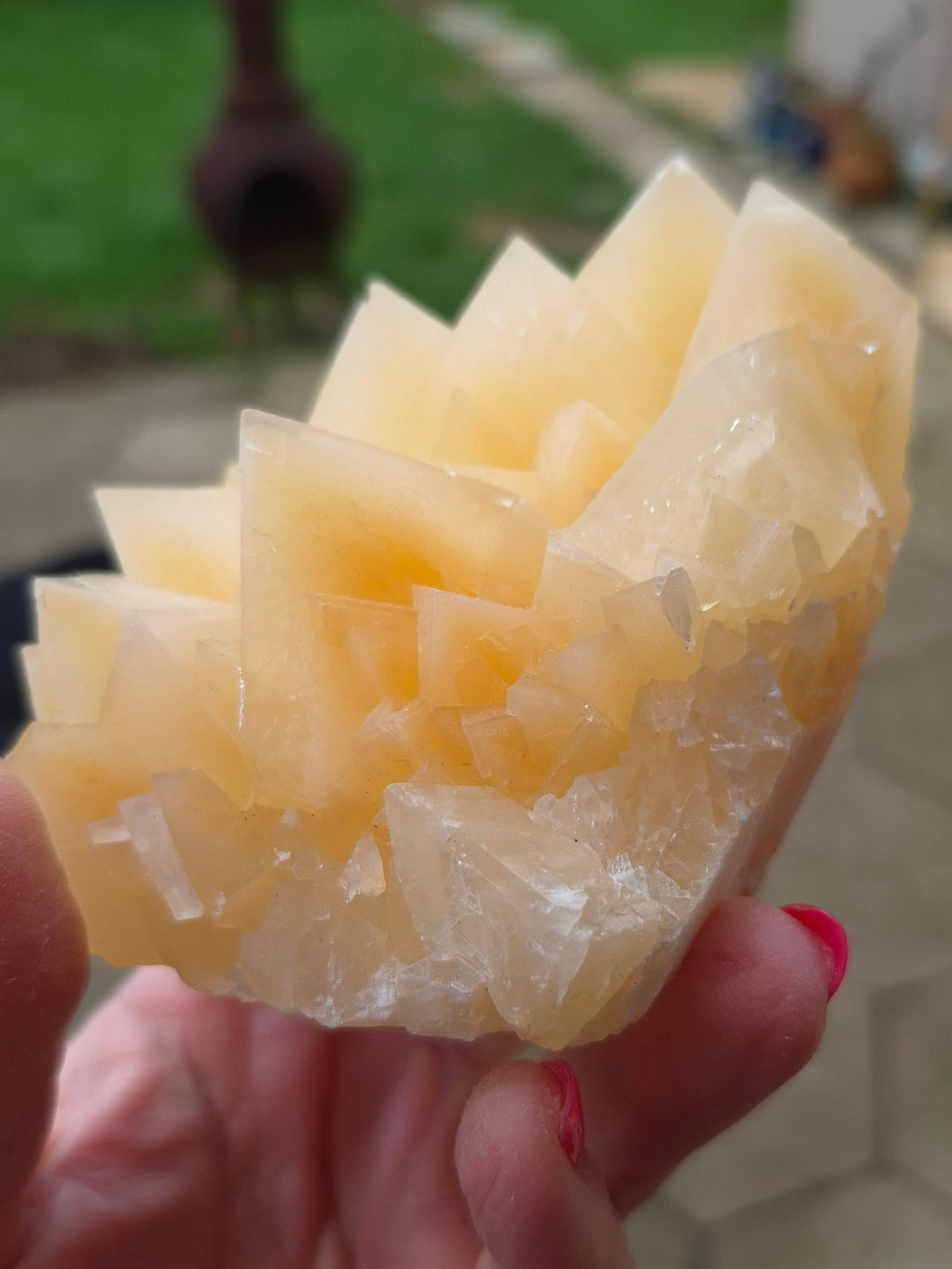 Yellow aragonite