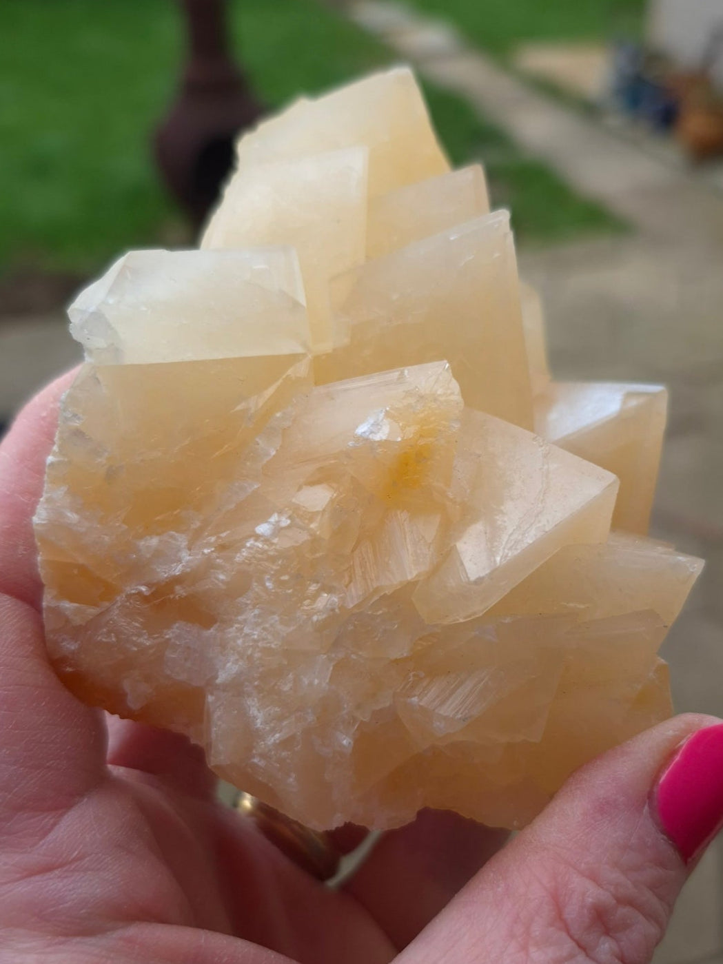 Yellow aragonite